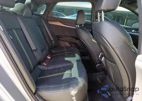 2025 Kia K5 Gt z USA, uszkodzony, nr VIN KNAG44J83S5357402